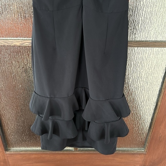 Christian Siriano black halter ruffle dress
Arabella size 14 $1100 retail - Picture 13 of 14